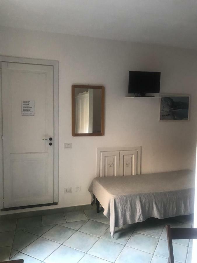 Casa Isabella Loc Turist Br Apartment Đảo Lipari Ngoại thất bức ảnh